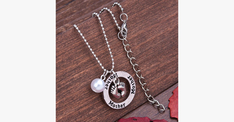 Precious Baby Footprints Round Pendat Necklace - FREE SHIP DEALS